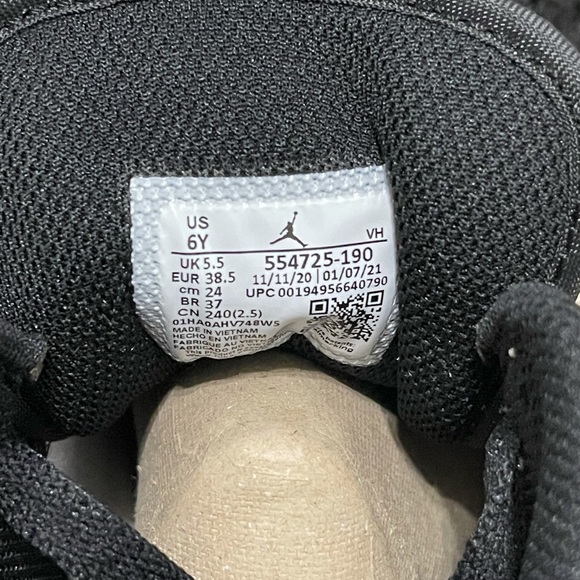 NWT Air Jordan 1 Mid GS In White/multi-color-black - Picture 9 of 11